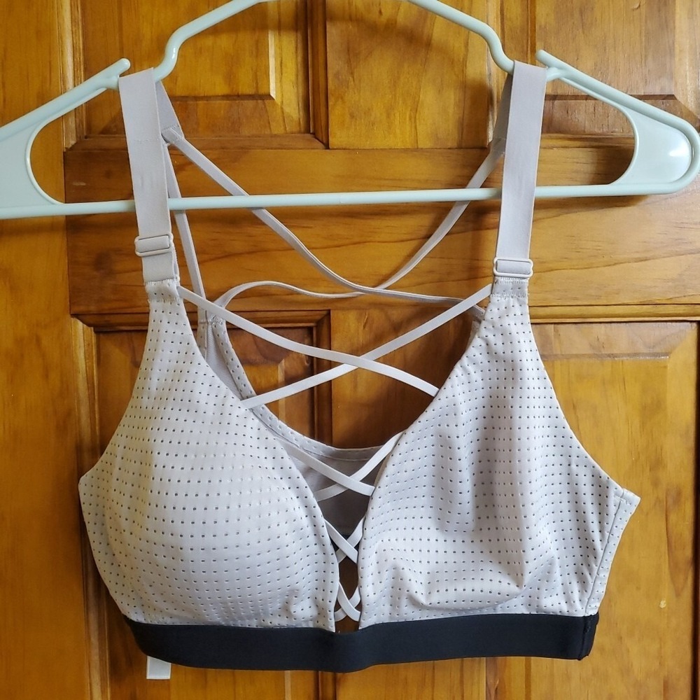 Victoria Sport 34B Sports Bra Womens Gray Perforated Strappy Cage Back Yoga Gym